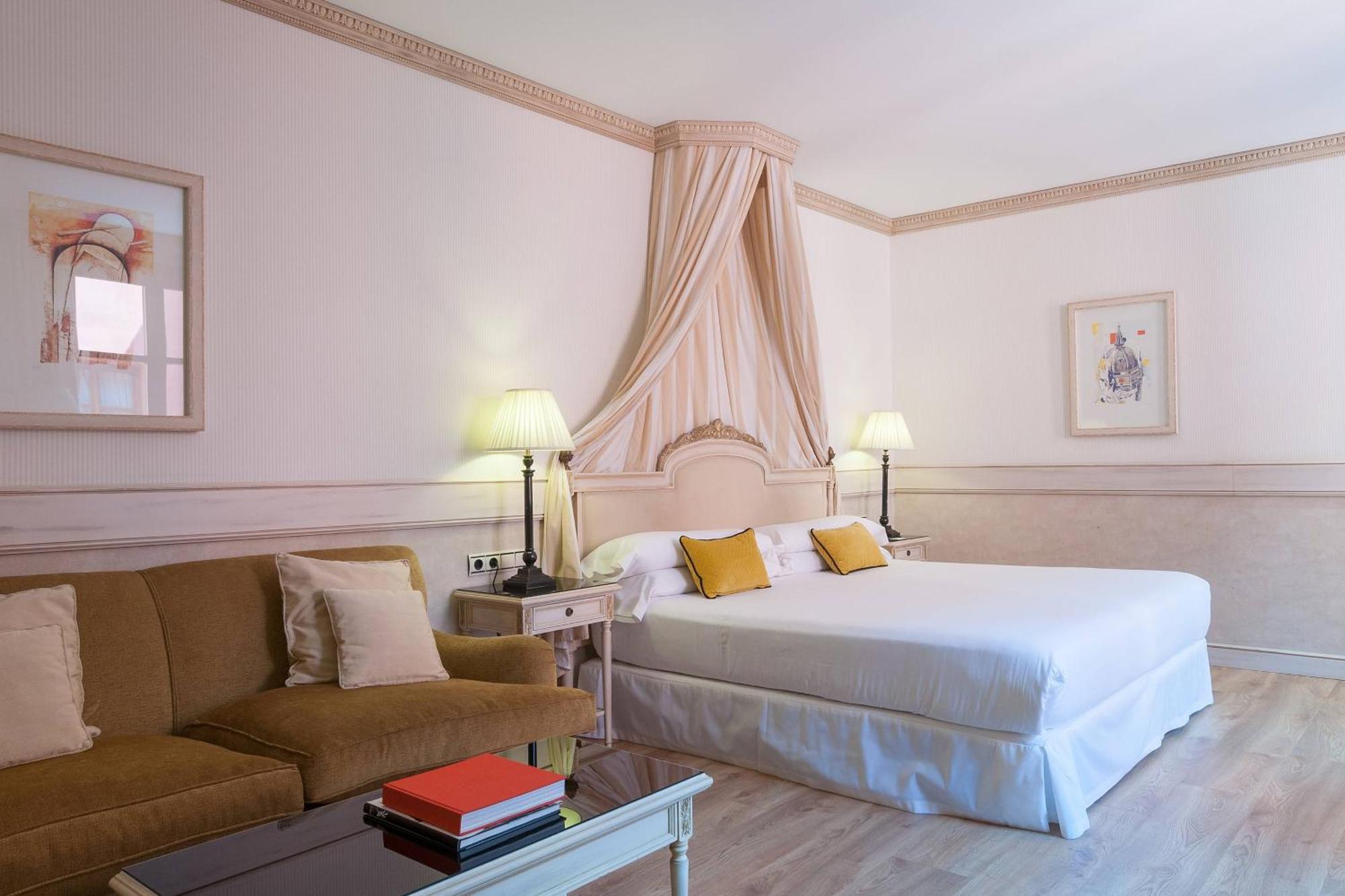 Готель Eugenia De Montijo, Autograph Collection Толедо Екстер'єр фото A room at the hotel