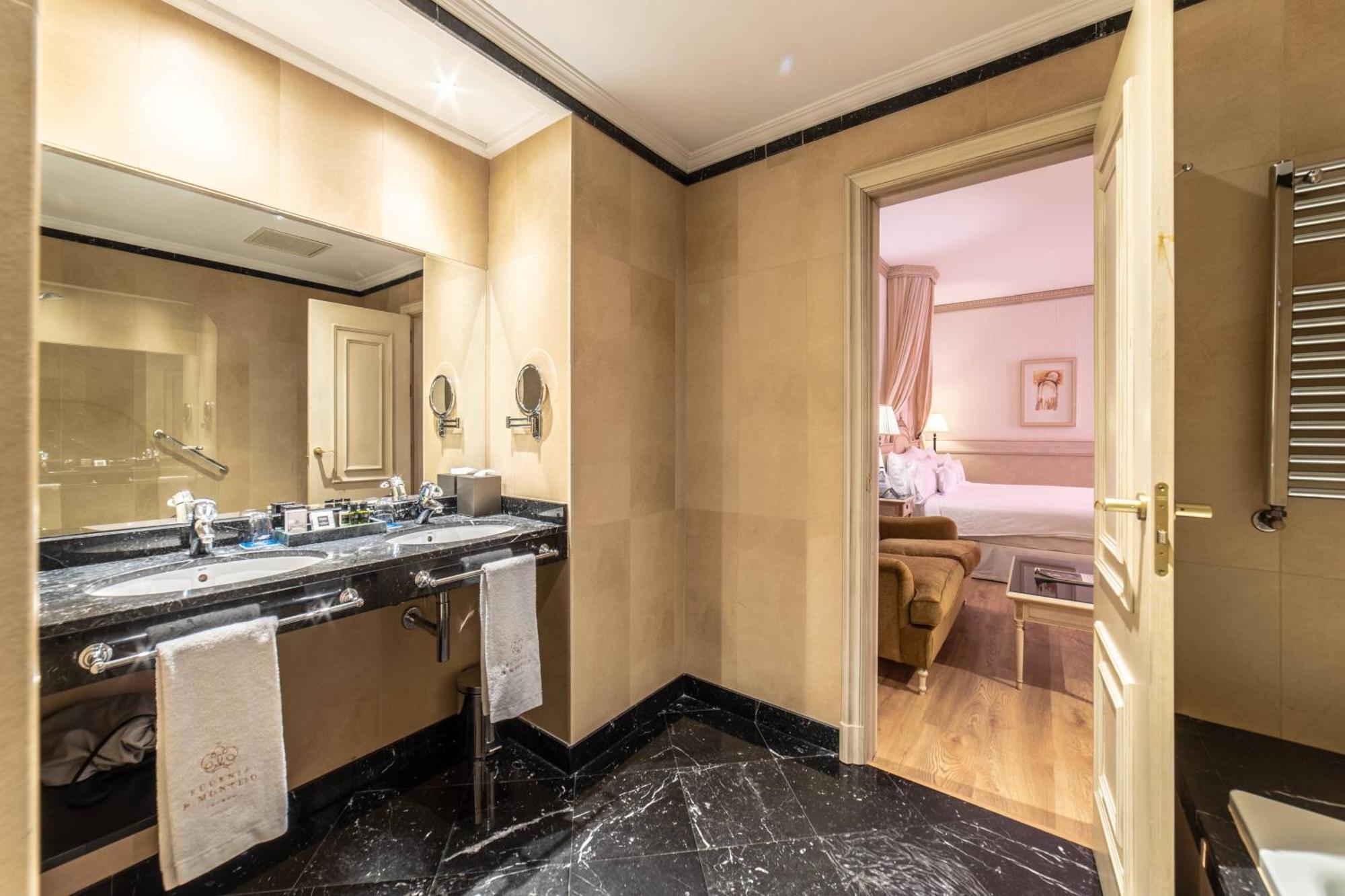 Готель Eugenia De Montijo, Autograph Collection Толедо Екстер'єр фото Bathroom