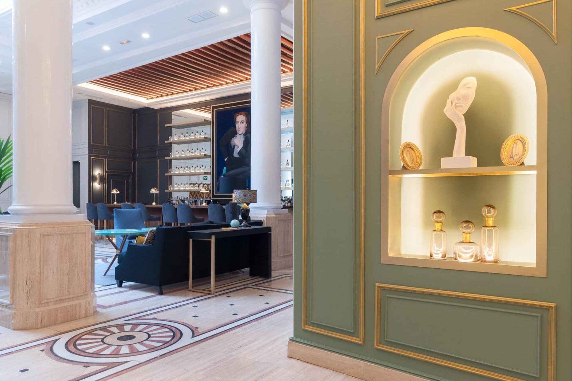 Готель Eugenia De Montijo, Autograph Collection Толедо Екстер'єр фото The lobby of the hotel