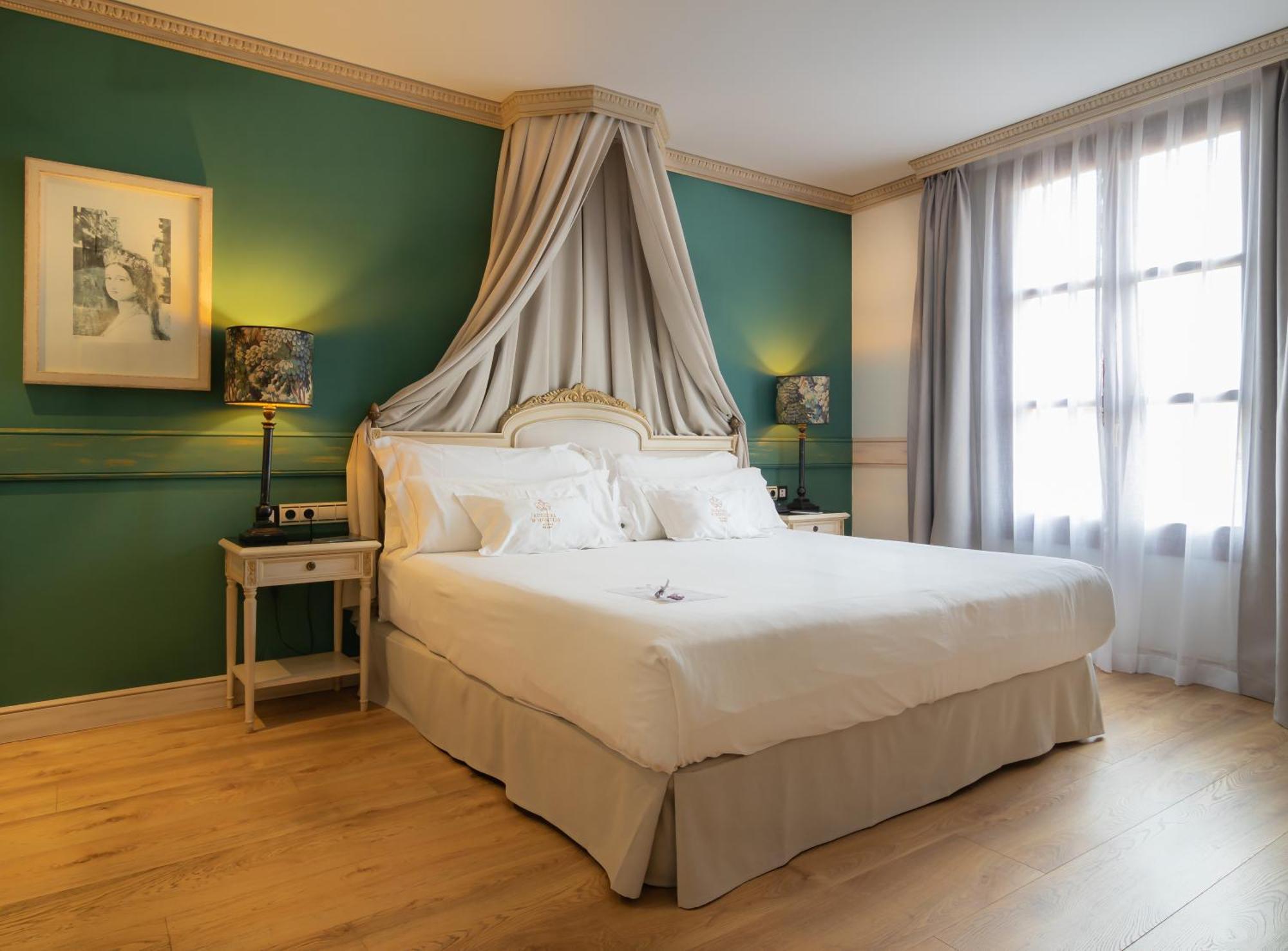 Готель Eugenia De Montijo, Autograph Collection Толедо Екстер'єр фото A bedroom at Hotel de las Letras