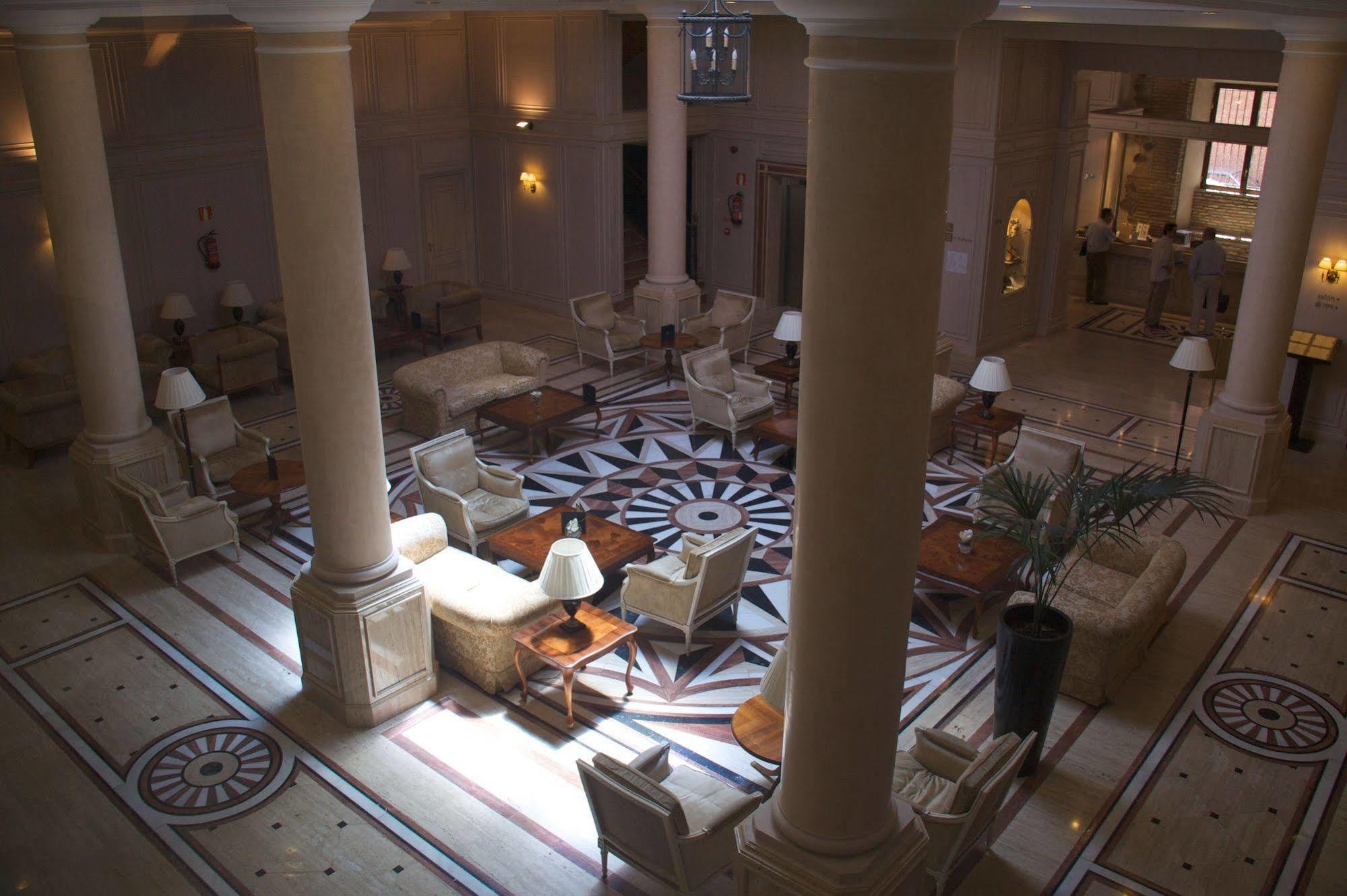 Готель Eugenia De Montijo, Autograph Collection Толедо Екстер'єр фото The lobby of the hotel